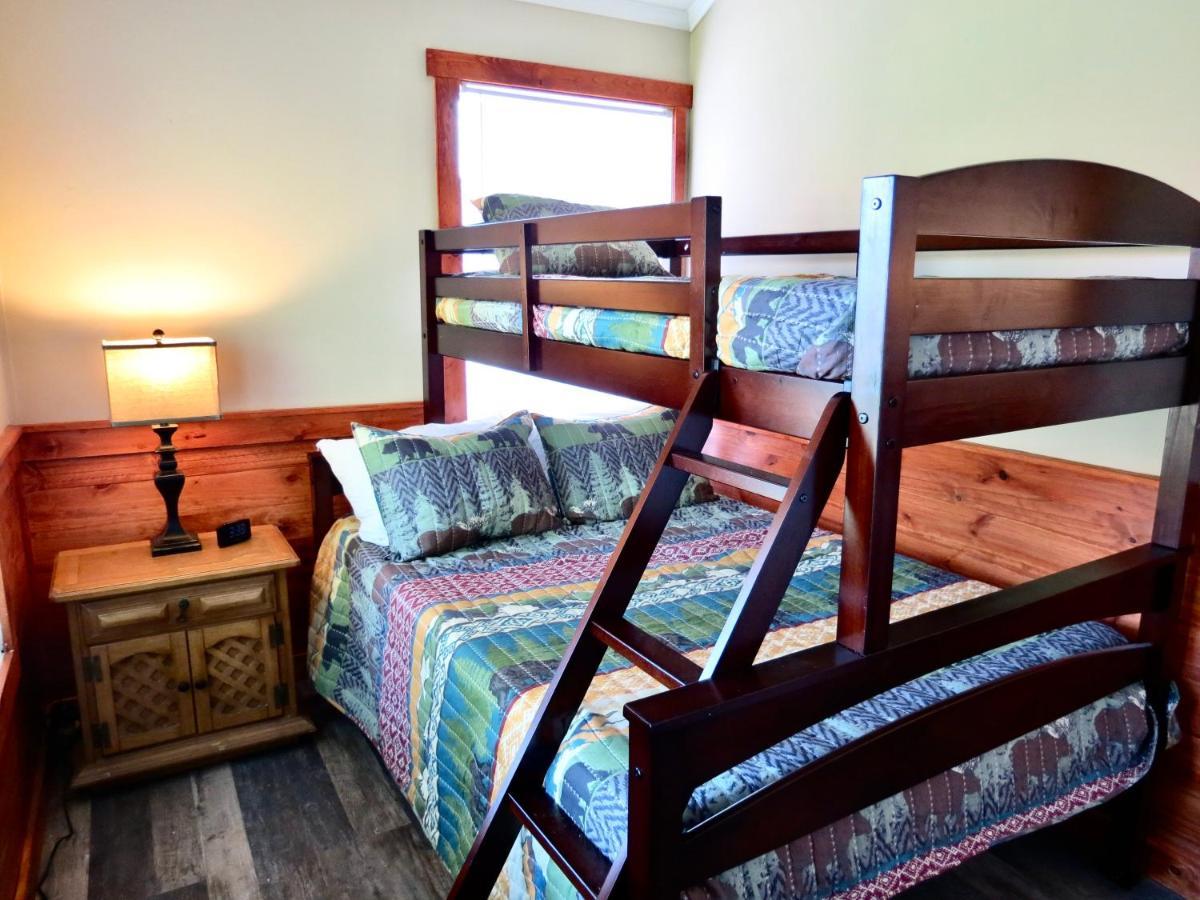 Million Dollar Views! 4 Bedroom, Sleeps 9, Close To National Park And 5 Mi To Gatlinburg! Exterior photo